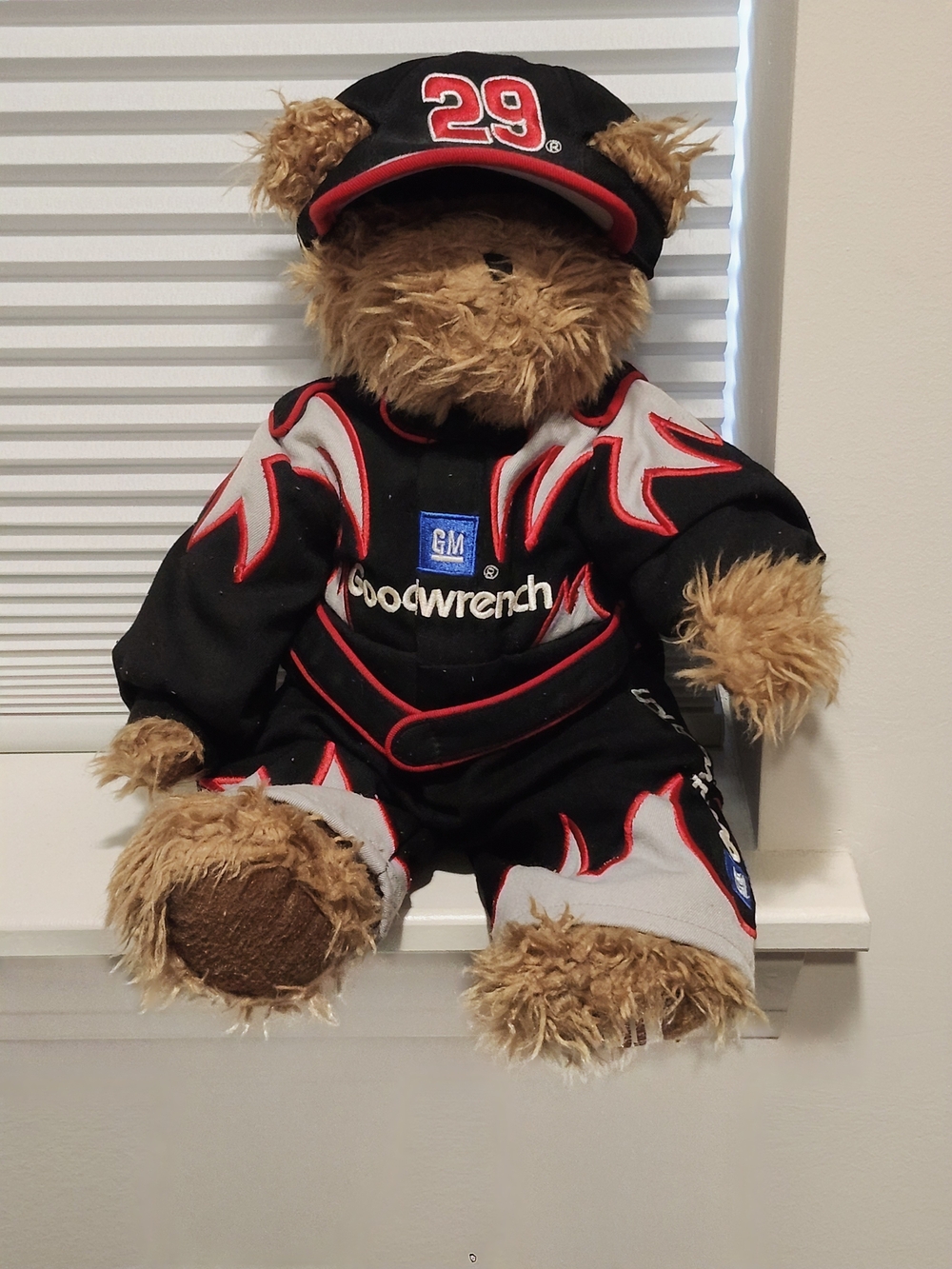 Boyds Bears NASCAR 16" Fully Dressed #29  Kevin Harvick